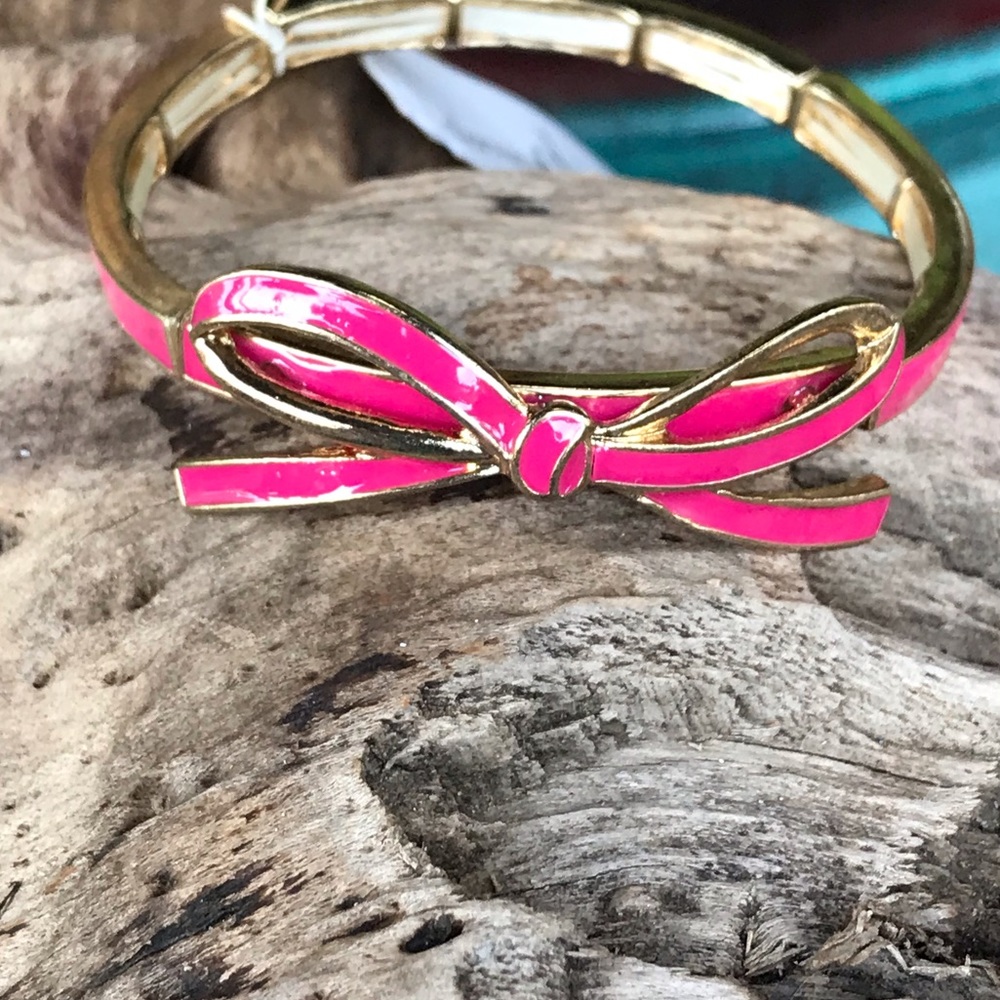 Pink bow bracelet
